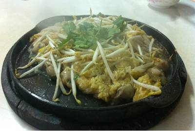 หอยนางรมจานร้อน ที่ ร้านอาหาร นายโซว