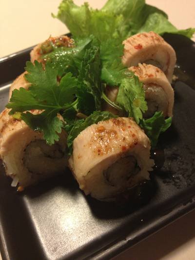 ซูชิคอหมูย่าง หน้าตาดี ที่ ร้านอาหาร ตำตำ สยามสแควร์ (ซอย 9) ซูชิคอหมูย่าง หน้าตาดี ที่ ร้านอาหาร ตำตำ สยามสแควร์ (ซอย 9)
