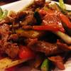 นกกระจอกเทศพริกไทยดำ ที่ ร้านอาหาร ร้านอาหารไก่ย่างกลางกรุง