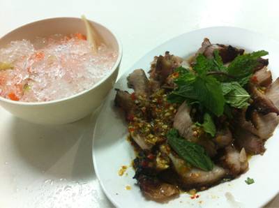 หมูสะเด็ด ที่ ร้านอาหาร นายโซว