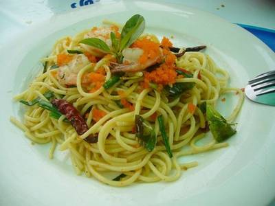 "สปาเก็ตตี้ไข่กุ้ง" ++ จะบอกว่าแหม่มชอบเมนูนี้จ๊ะ อร่อยจร้า  ที่ ร้านอาหาร กุ๊กชม