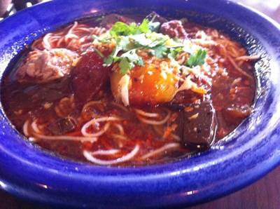 ขนมจีนน้ำเงี๊ยว ที่ ร้านอาหาร ข้าวซอยลำดวน ฟ้าฮ่าม สาขา 1