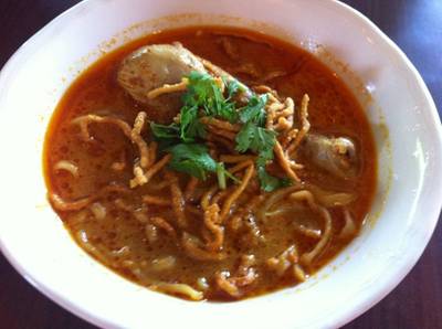 ข้าวซอย ที่ ร้านอาหาร ข้าวซอยลำดวน ฟ้าฮ่าม สาขา 1