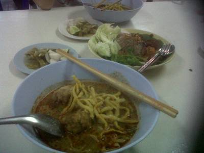 ข้าวซอย ที่ ร้านอาหาร ข้าวซอยเสมอใจ