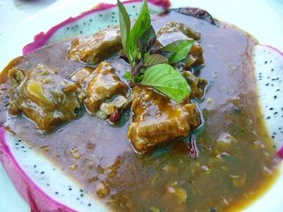"ซี่โครงหมูอบน้ำผึ้ง" รสชาติออกแนวหวานนิดๆ  ที่ ร้านอาหาร กุ๊กชม