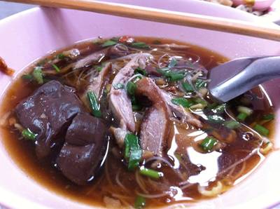 ก๋วยเตี๋ยวเป็ด ที่ ร้านอาหาร ไก่แก้วก๋วยเตี๋ยวเป็ด
