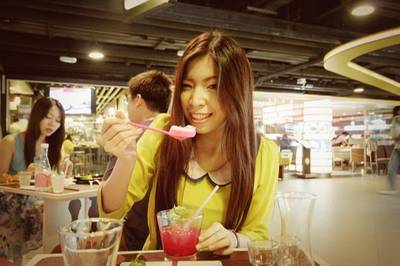 ชิมเหงือกไหมจ้ะ?? ที่ ร้านอาหาร Icedea
