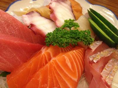 ซาซิมิรวมชุดเอ ที่ ร้านอาหาร Hanaya