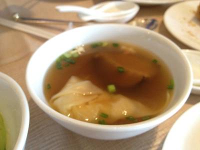 เกี๊ยวกุ้งน้ำ ที่ ร้านอาหาร ซิน เทียน ตี้ Crowne Plaza Bangkok Lumpini Park