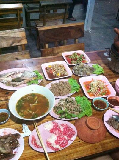 เอ็นเนื้อลวกจิ่มอร่อยมาก ที่ ร้านอาหาร โคขุนคุณทองโพนยางคำ  พระราม 5