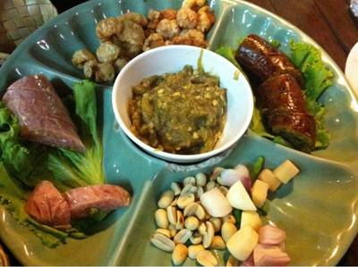 ร้านอาหาร เฮือนลำพูน ตลิ่งชัน