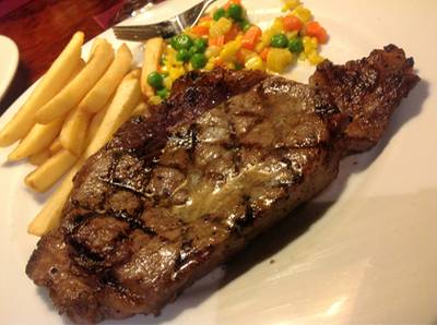 ร้านอาหาร Neil's Tavern Restaurant (Steak House) ร่วมฤดี