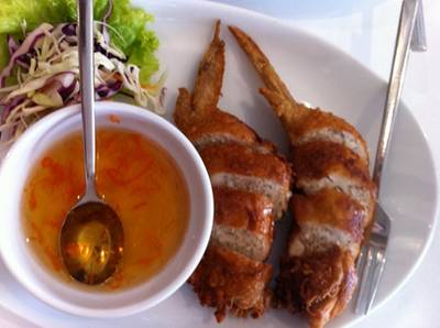 ไก่ยัดใส้ ที่ ร้านอาหาร บ้านกลมกิ๊ก