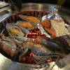 กุ้ง หอยแมลงภู่นิวซีเเลนด์ ปลาเเซลมอนเเละเห็ดห่อเนย ที่ ร้านอาหาร Kaiteki Yakiniku