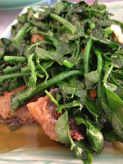 ร้านอาหาร Steak Lao Piyarom Sports Club