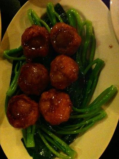 หอยเชลล์เจี๋ยน ที่ ร้านอาหาร ไออาต้า (IATA)
