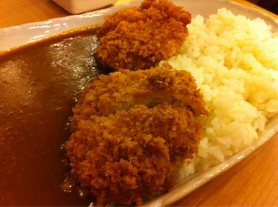 ทงคัตซึราดซอสแกงกะหรี่ ที่ ร้านอาหาร Saboten Siam Paragon
