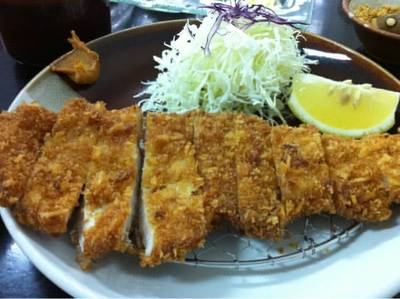 หมูทอดสันนอก ที่ ร้านอาหาร Bekku (Tonkatsu)