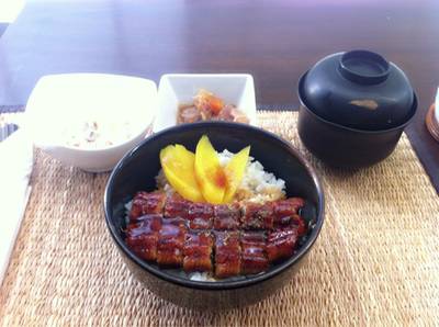 ข้าวหน้าปลาไหลแบบlunch Set ที่ ร้านอาหาร Yura An Café