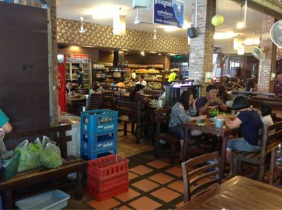 สะอาด สบายตา ที่ ร้านอาหาร ครัวมุกดา ขนมจีนหล่มเก่า