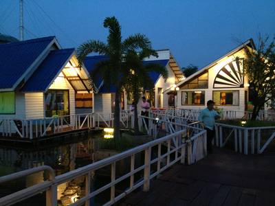 ห้องคาราโอเกะ ที่ ร้านอาหาร นายแกละ นวมินทร์