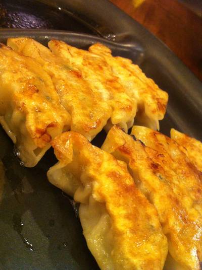 Gyoza ที่ ร้านอาหาร Basaraka Ramen The Nine
