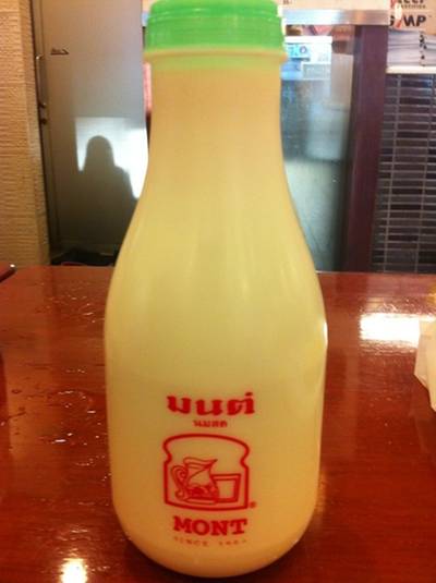 ร้านอาหาร มนต์นมสด ถนนดินสอ