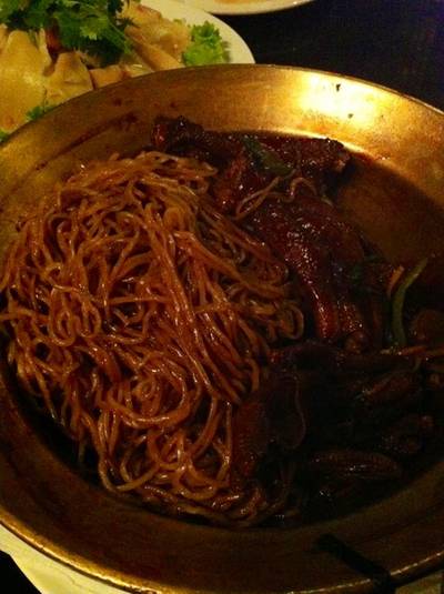 หมี่อบขาห่าน เจ้านี้อร่อยสุดแล้วที่ทานอาหารจีนมาคะ ที่ ร้านอาหาร ไออาต้า (IATA)
