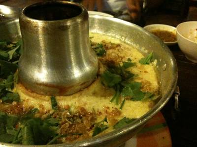 ไข่ตุ๋นทะเลในหม้อไฟ ที่ ร้านอาหาร ครัวไอทะเล