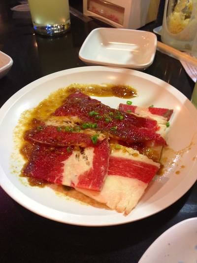 แสดด นี่จะให้ทานเนื้อวัวหรือกินมันวะ ไม่อยากเป็นคอเลสเตอรอลนะว้อยยยย ที่ ร้านอาหาร Giant Yakiniku ชิดลม