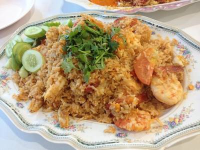 ข้าวผัดกุ้ง ...  มัน-ใหญ่-มากกกก ที่ ร้านอาหาร แดงอาหารทะเล (เจ๊แดง) เจ้าเก่า