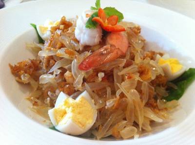 ยำส้มโอ ที่ ร้านอาหาร W by Wanlamun