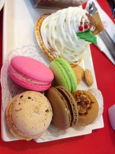 มาการองและคุกกี้ ที่ ร้านอาหาร Montblanc Promenade