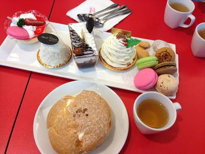 ทั้งหมดในชุด ที่ ร้านอาหาร Montblanc Promenade