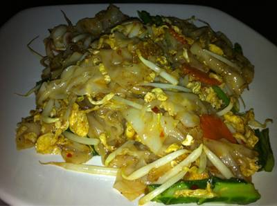ก๋วยเตี๋ยวคั่วสิงคโปร์ ที่ ร้านอาหาร นิวสตอรี่ พัฒนาการ