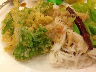 ขนมจีนน้ำพริก ที่ ร้านอาหาร Bon Vivant (บอง วีวอง)