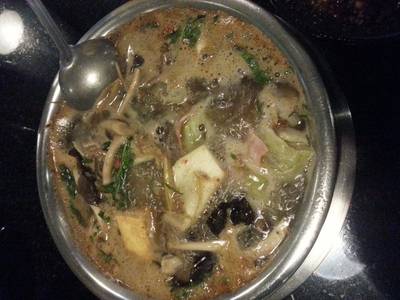 ต้มๆๆๆๆๆ ที่ ร้านอาหาร Evaime Shabu Shabu Siam Discovery Center ต้มๆๆๆๆๆ ที่ ร้านอาหาร Evaime Shabu Shabu Siam Discovery Center