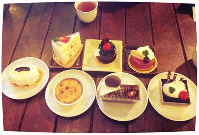 มหกรรมเค้ก เพราะเลือกไม่ถูก ที่ ร้านอาหาร Mont Blanc