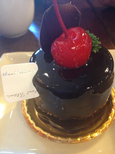 ช็อคโกแลตจัดมากกกกกก เนื้อแน่นและฉ่ำสุดๆ ที่ ร้านอาหาร Mont Blanc