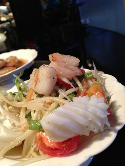 ส้มตำทะเลเผา ที่ ร้านอาหาร The Erawan Tea Room