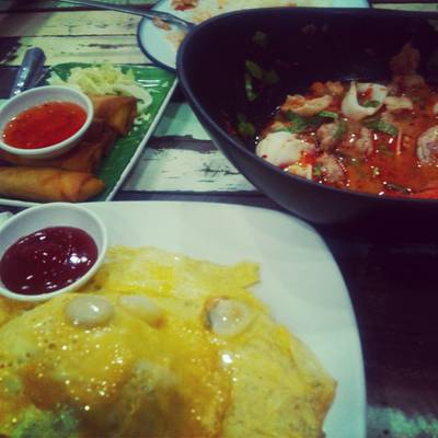 อาหารอร่อยราคาถูกอิ่มท้องสบายกระเป๋า^^ ที่ ร้านอาหาร ร้านพี่อ้อ
