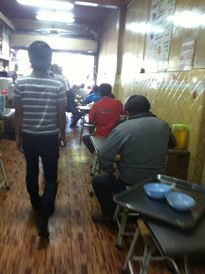 บรรยากาศร้านด้านล่างค่ะ ที่ ร้านอาหาร สมบูรณ์ไทย