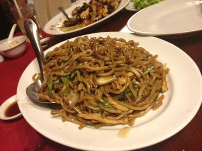 ก๋วยเตี๋ยวผัดสไตล์เซี่ยงไฮ้ ที่ ร้านอาหาร เกรท เซี่ยงไฮ้