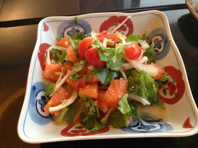ยำปลาแซลมอล ที่ ร้านอาหาร Nippon Kai