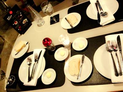 ร้านอาหาร Greyhound Café - J Avenue