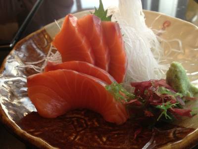 แซลมอลซาชิมิ ที่ ร้านอาหาร Nippon Kai