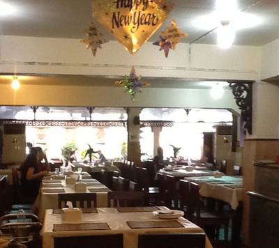 ด้านในร้านครับ ที่ ร้านอาหาร จันทน์หอม