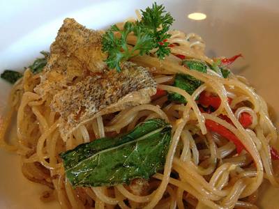 สปาเก็ตตี้ผัดปลาสลิด ที่ ร้านอาหาร Greyhound Cafe Avenue รัชโยธิน