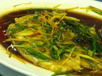 ปลาหิมะนึ่งซีอิ๊ว ที่ ร้านอาหาร ร้านอาหารจีนเสี่ยวเอ้อร์