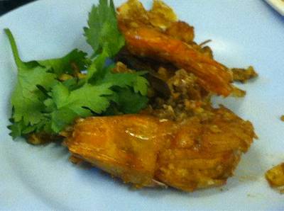 กุ้งทอดกระเทียม ที่ ร้านอาหาร ร้านอาหารจีนเสี่ยวเอ้อร์